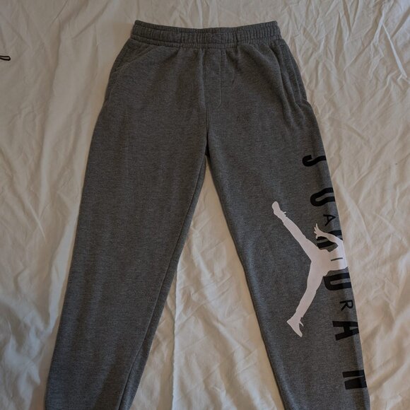 Nike Air Jordan Youth Jogger Pants L 12–13 YRS Gray Jumpman Logo 583076-091 Boys - Picture 1 of 11